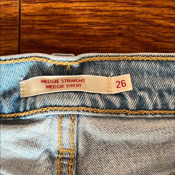 Levi’s Women “Wedgie Straight” Light Blue Distressed Jeans - Picture 7 of 12